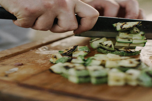 Grøntsager Santoku eller Nakiri?