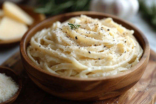 Dekadent cremet hvid pasta sauce med hvidløg